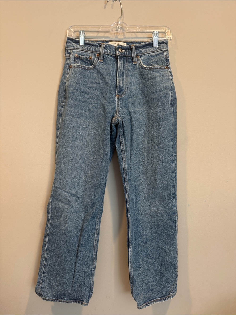 Abercrombie & Fitch Straight-Leg Curve Love Jeans in Light Blue Denim- size 23